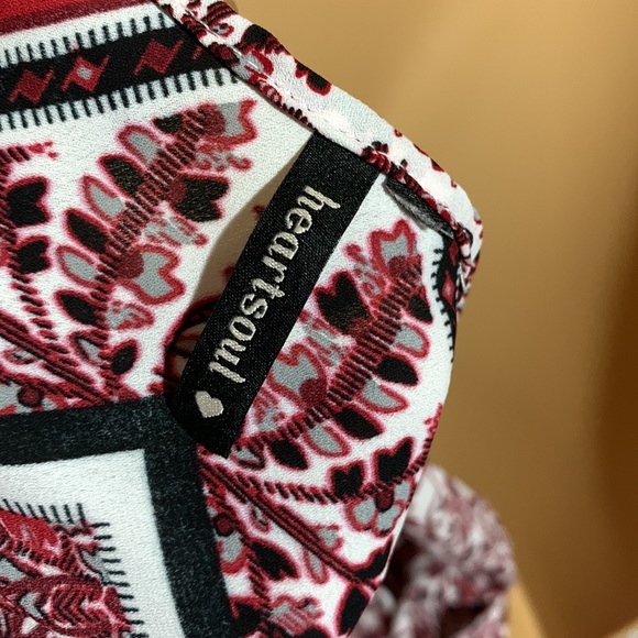 Heart and Soul Top Red Black White Floral Size L High Low Light Weight - Picture 14 of 16